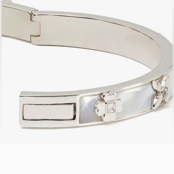 🔹️KATE SPADE🔹️ Heritage Bloom Hinged Bangle ✨️🤍 - Picture 2 of 5
